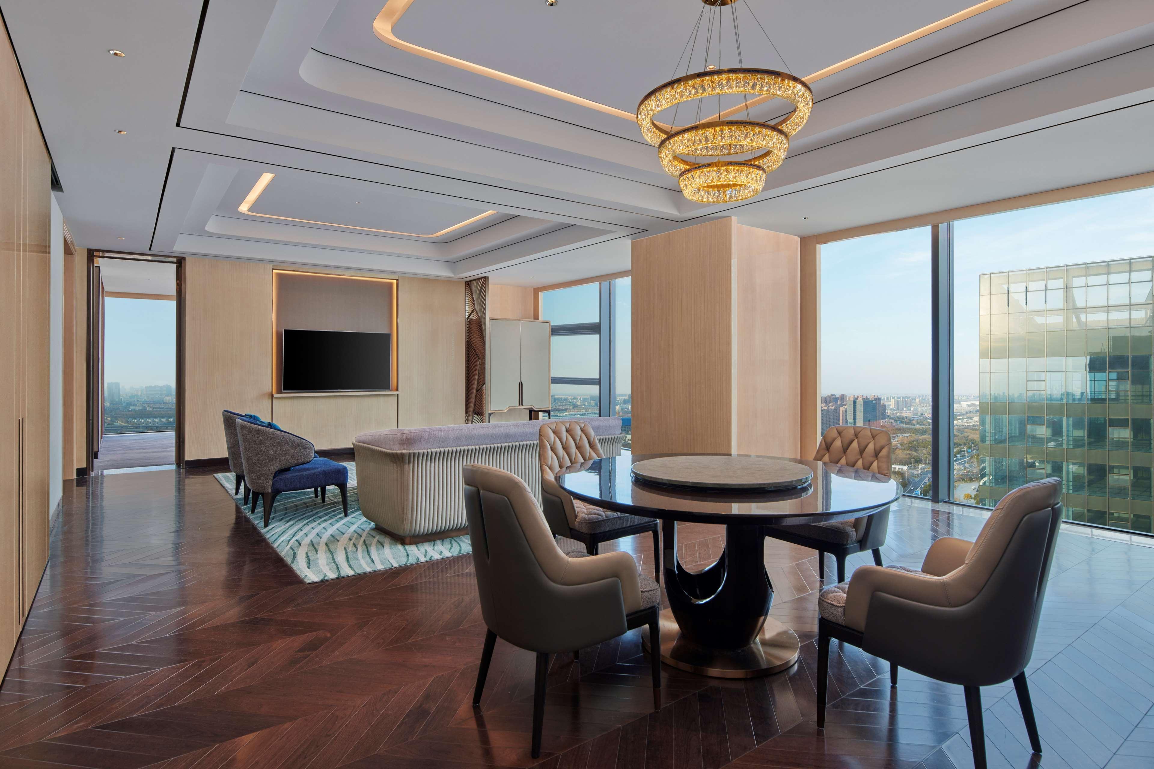 ホテル Hilton Yancheng 塩城 エクステリア 写真